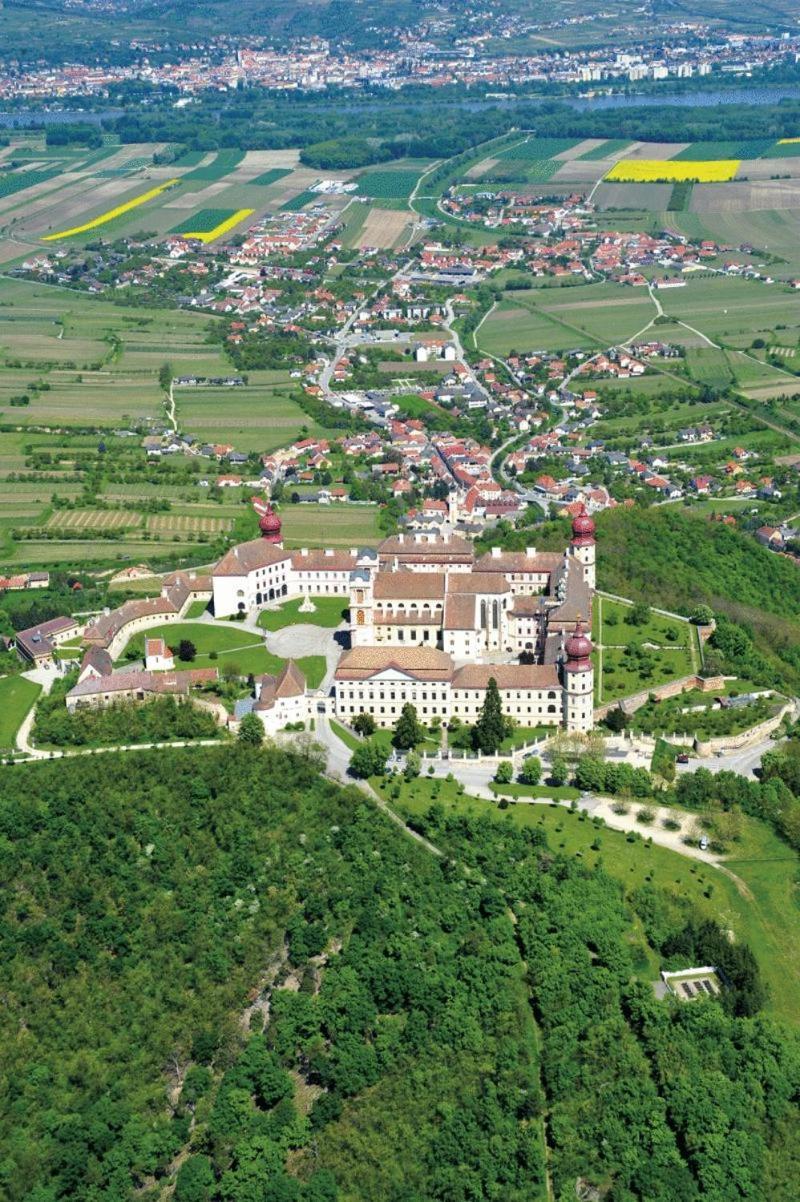 Gasthof Hotel Zur Goldenen Krone Furth bei Gottweig エクステリア 写真